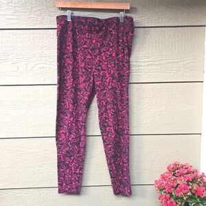 Torrid Full Length Signature Waist Premium Legging 2x red black rose print